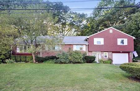 19 Brewster Rd Arlington, MA 02476