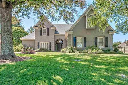 8835 Pembroke Ellis Dr Bartlett, TN 38133