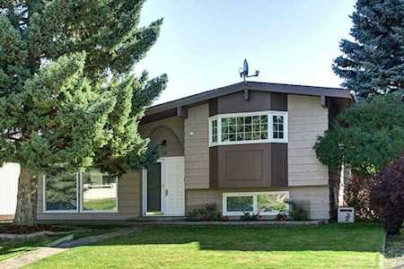 16 Lake Twintree Place SE Calgary, AB T2J 2X5