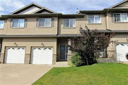 28 Rockyvalley Villa(s) NW Calgary, AB T3G 5X3