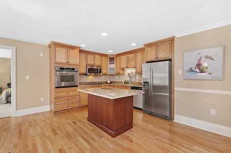 12 Russell Rd #307 Wellesley, MA 02482