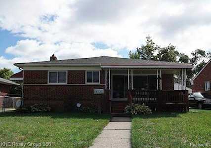 8338 Salem Ln Dearborn Heights, MI 48127