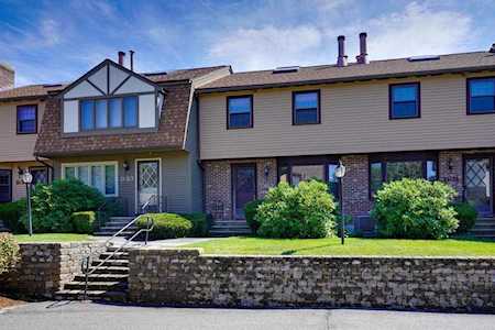 32 Scotty Hollow Dr #D Chelmsford, MA 01863