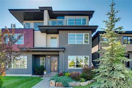 1703 49 Avenue SW Calgary, AB T2T 2R9