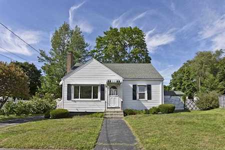 19 Kenmore Rd Waltham, MA 02453