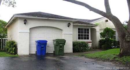 11951 NW 12th St Pembroke Pines, FL 33026