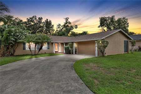 5012 The Oaks Circle Orlando, FL 32809