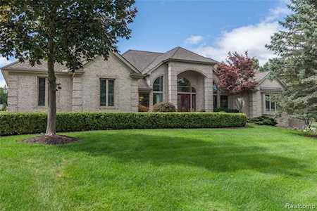 1288 Glen Ct Highland Twp, MI 48357