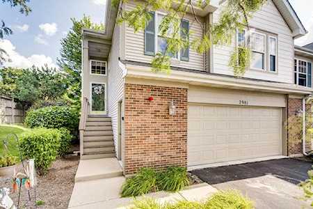 2981 Saganashkee Ln Naperville, IL 60564