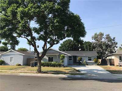 2121 Baja Avenue La Habra, CA 90631