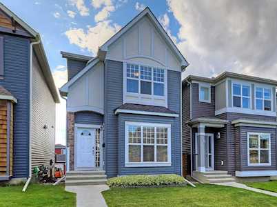 131 Evansborough Crescent NW Calgary, AB T3P 0M3