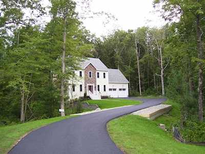 20 Glen St Uxbridge, MA 01569