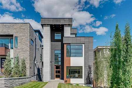 2016 29 Avenue SW Calgary, AB T2T 1N3