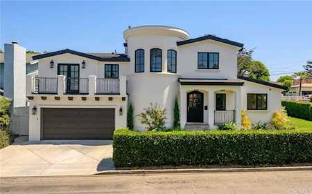900 N Dianthus Street Manhattan Beach, CA 90266