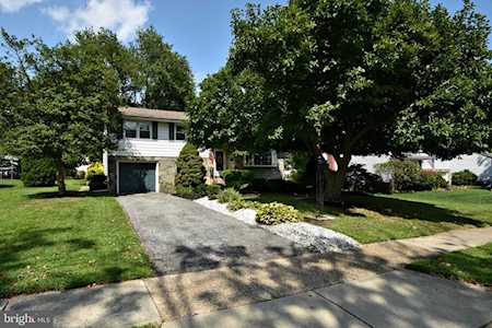 355 Boxwood Ln Cinnaminson, NJ 08077