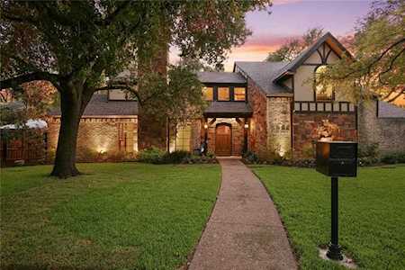 8929 Meadowknoll Drive Dallas, TX 75243