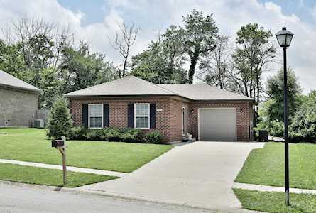 1033 Horse Shoe Dr Shelbyville, KY 40065