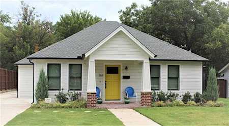 317 E Franklin Street Grapevine, TX 76051