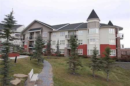 26 Val Gardena View SW #320 Calgary, AB T3H 5Z5