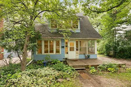 2347 Chilcombe Avenue Saint Paul, MN 55108