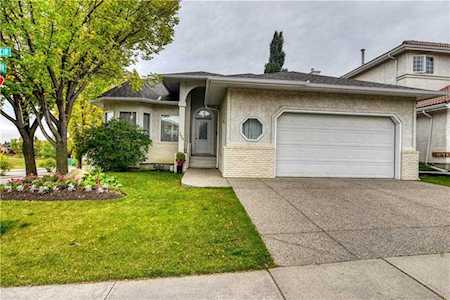 235 Edgevalley Circle NW Calgary, AB T3A 4X8