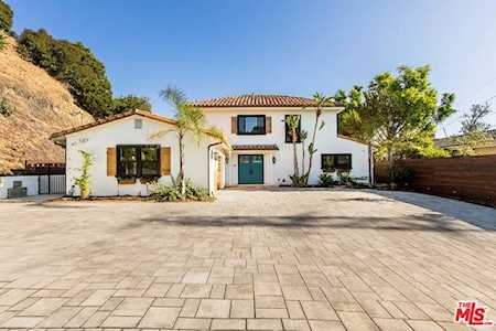 11039 Wrightwood Place Studio City, CA 91604