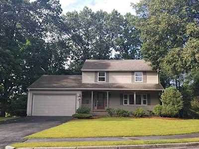 6 Lantern Ln Wakefield, MA 01880