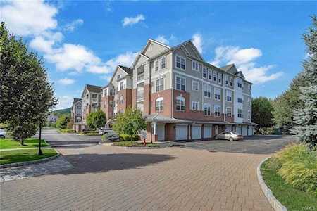 124 Regency Dr Fishkill, NY 12524