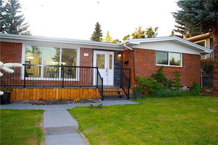 2708 Crawford Road NW Calgary, AB T2L 1E1