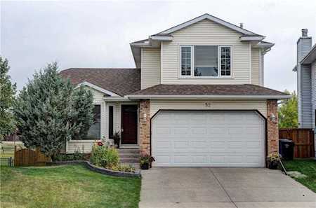 52 Rivergreen Crescent SE Calgary, AB T2C 3V5