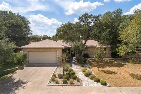 819 Meadow Oaks Dr Dripping Springs, TX 78620