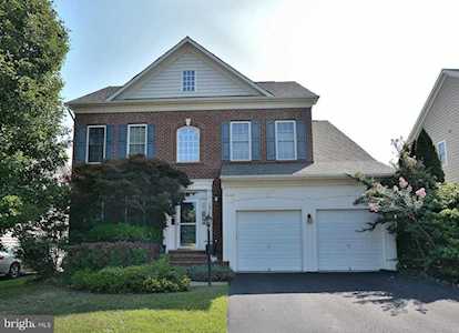 19130 Chartier Dr Leesburg, VA 20176