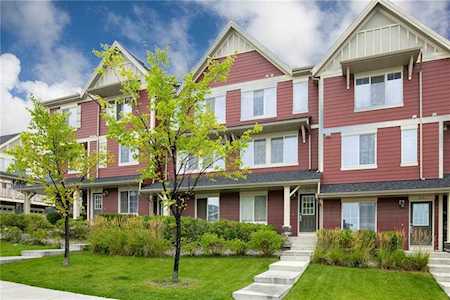 64 Evansview Road NW Calgary, AB T3P 0L2