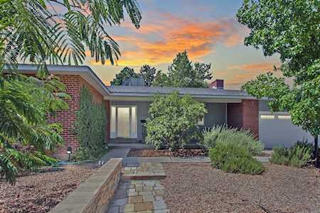 2809 Charleston Street NE Albuquerque, NM 87110