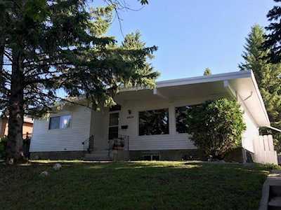 4428 Dalhart Road NW Calgary, AB T3A 1B7