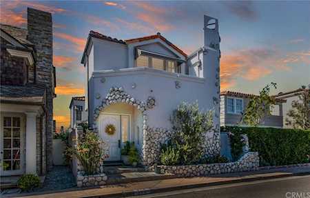219 Via Koron Newport Beach, CA 92663