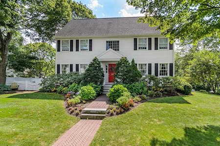 8 Hodges Avenue Wellesley, MA 02482