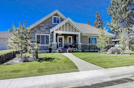 6407 20 Street SW Calgary, AB T3E 5L4