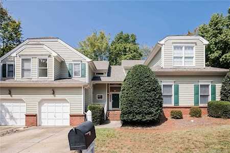 8703 Fox Chase Ln Charlotte, NC 28269