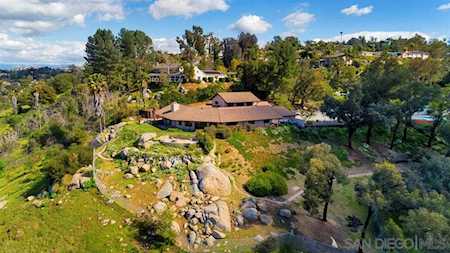 1457 Avenida Arriba El Cajon, CA 92020