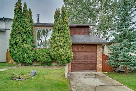 213 Macewan Glen Drive NW Calgary, AB T3K 2G5