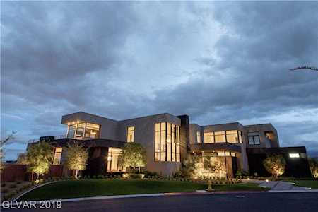 4 Flying Cloud Ln Las Vegas, NV 89135