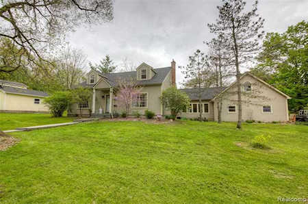904 Williams St Fenton, MI 48430