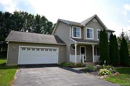 2406 Calvin Ct Hamburg Twp, MI 48169