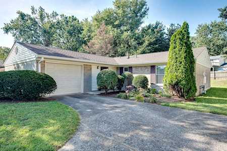 3908 Riveroaks Cir Louisville, KY 40241