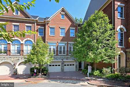 4907 Donovan Dr Alexandria, VA 22304