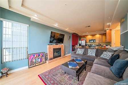 12042 Hart Street #1 North Hollywood, CA 91605