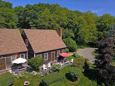 11 Frank St #B Rockport, MA 01966