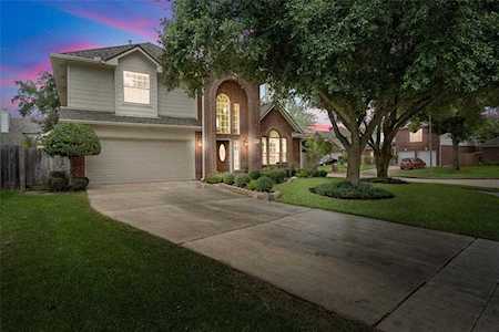 523 N Marathon Way Stafford, TX 77477