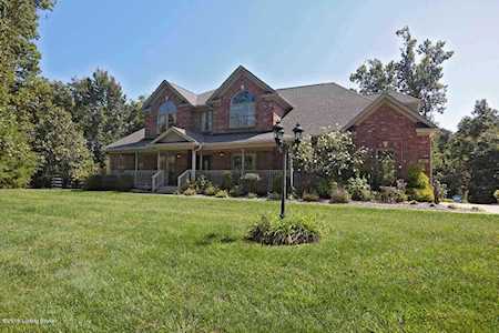 6801 Lake Of The Woods Ct Georgetown, IN 47122